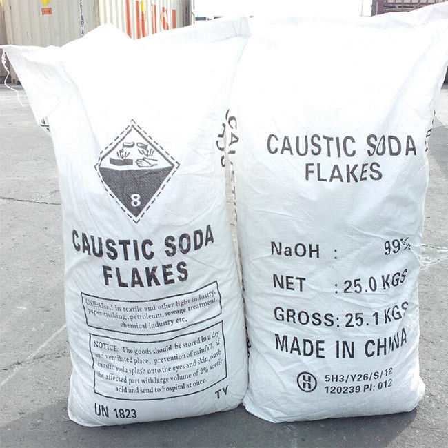 Punto de ebullición de la soda cáustica del NaOH GB209-2018 1390C soluble en agua para la fabricación de papel