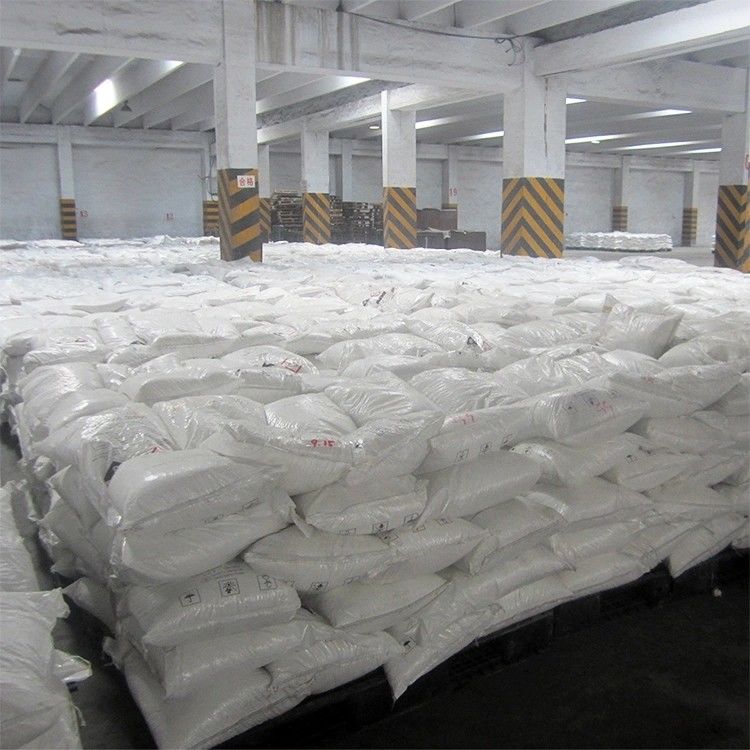 Punto de ebullición de la soda cáustica del NaOH GB209-2018 1390C soluble en agua para la fabricación de papel
