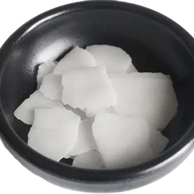 La soda de cáustico de la pureza elevada del NaOH 99 escamas del hidróxido de sodio de las escamas esmalta la producción